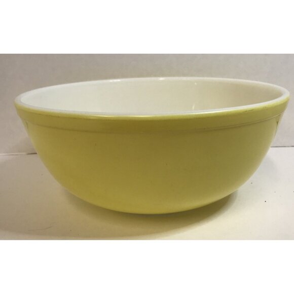 Pyrex 4Qt  Yellow Nesting Mixing Bowl #404 Vintage Clean - Picture 3 of 9